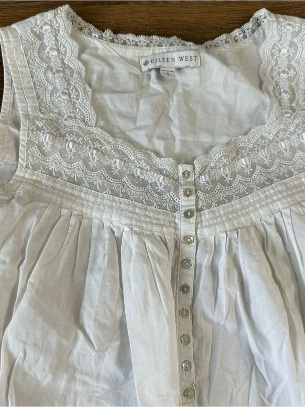 Eileen West Nightgown Small White 100% Cotton Floral Embroidery Night Shirt - Picture 3 of 11